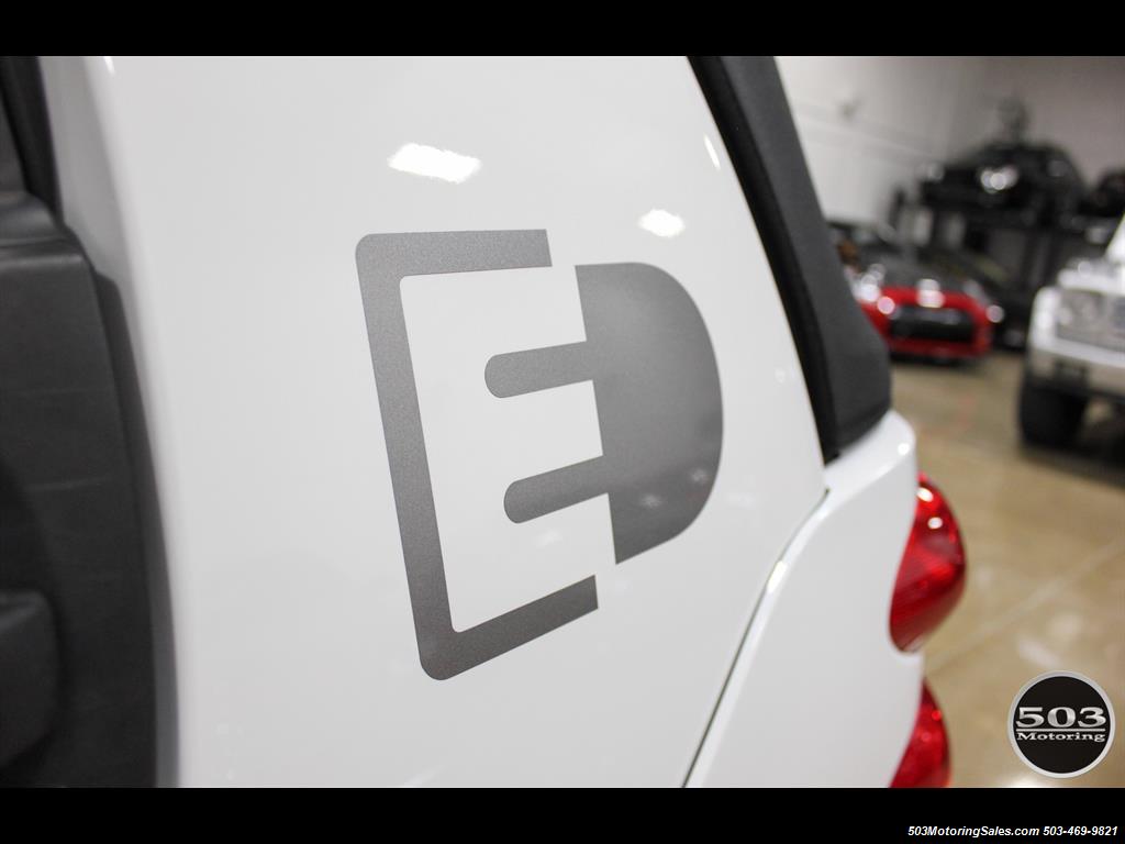 2014 Smart fortwo passion electric cabriolet; White/Black, Loaded! - Photo 17 - Beaverton, OR 97005