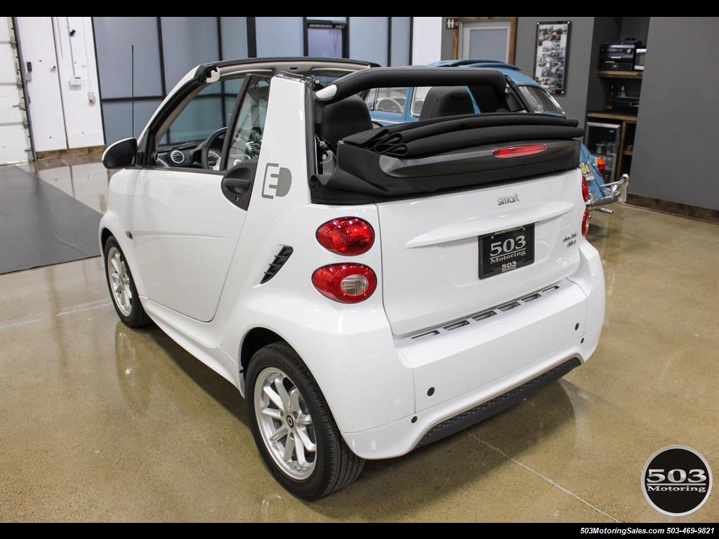2014 Smart fortwo passion electric cabriolet; White/Black, Loaded! - Photo 13 - Beaverton, OR 97005